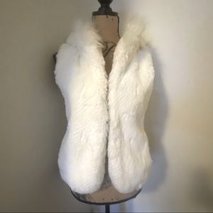 Cache white faux fur vest